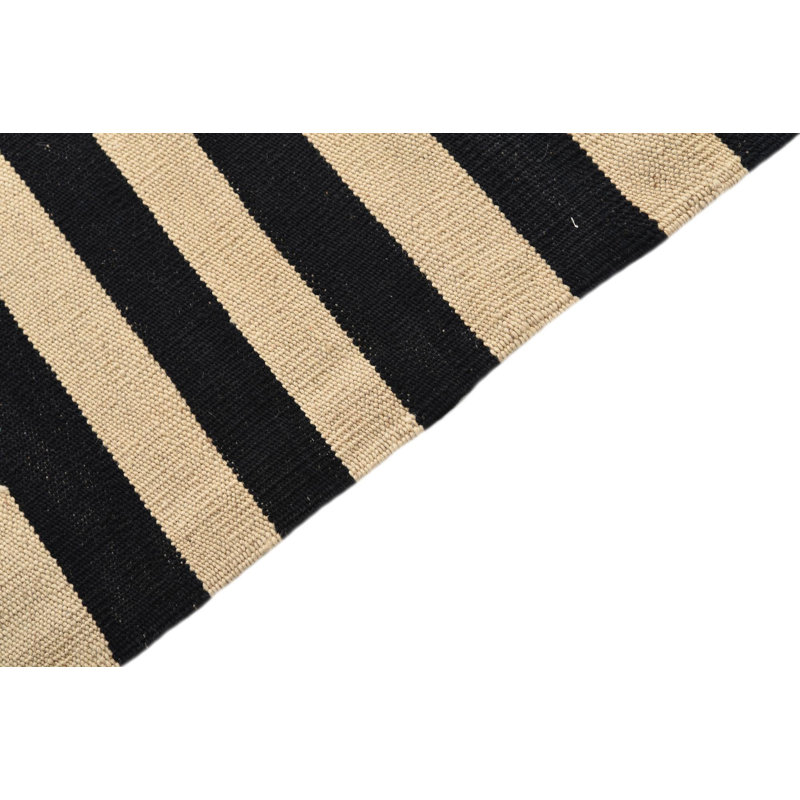 Tapis noir et blanc 5x8