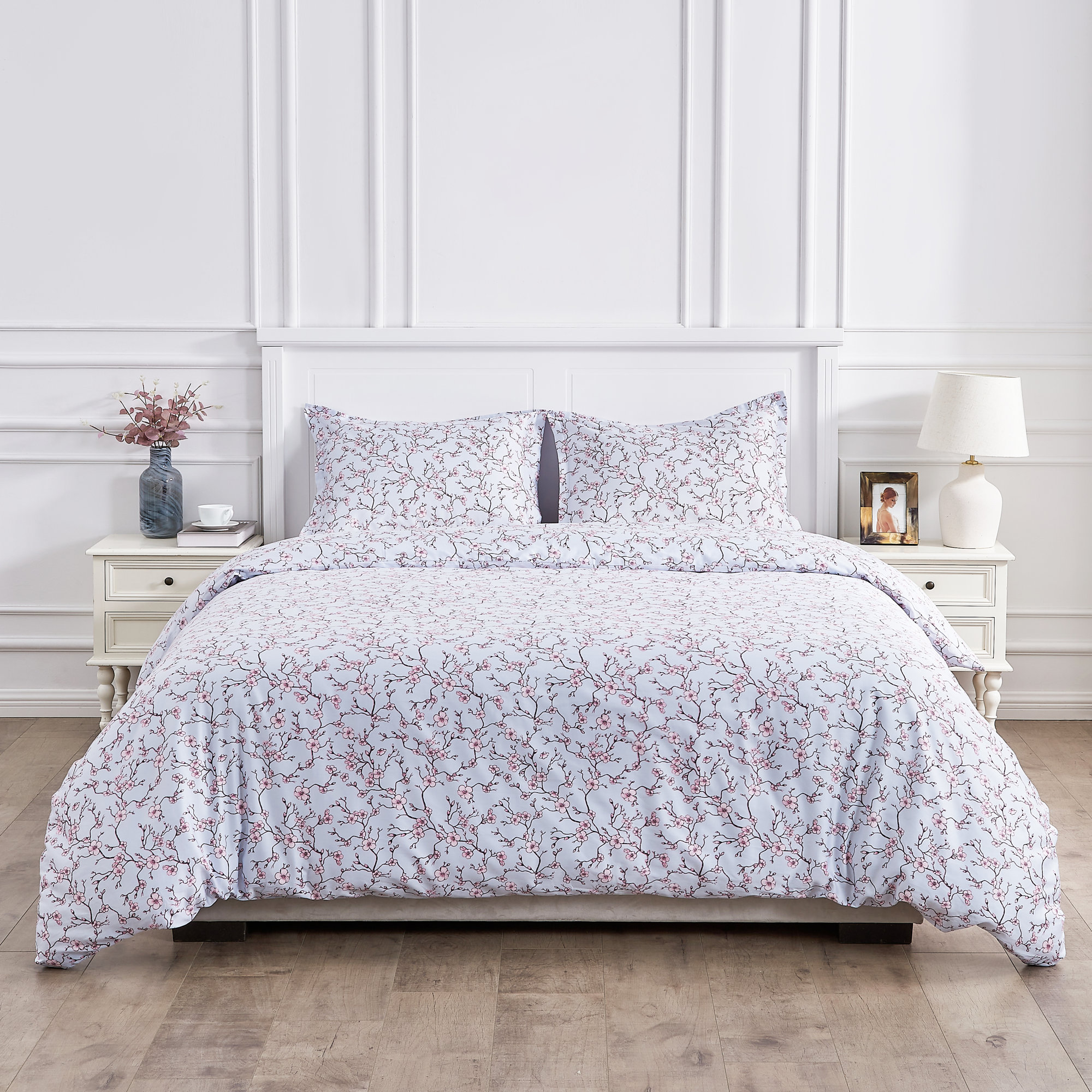 Aura Sateen Duvet Cover Set, Queen Duvet Cover + 2 Standard Sham