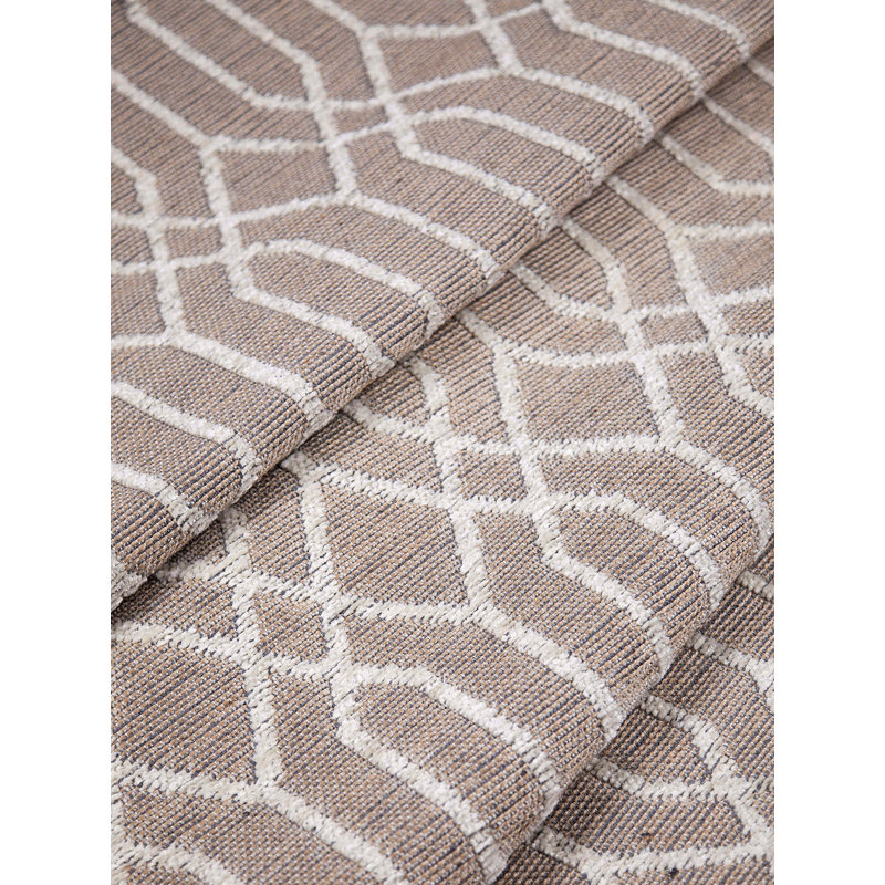 Rayqwan Rectangle Geometric Chenille Indoor / Outdoor Area Rug, Rectangle 2'7.5" x 4'11.1"
