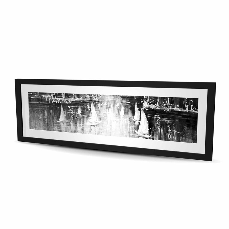 «Grayscale Bateaux on the Water» - reproduction encadrée en noir et blanc, H 48 po x l 16 po, Noir