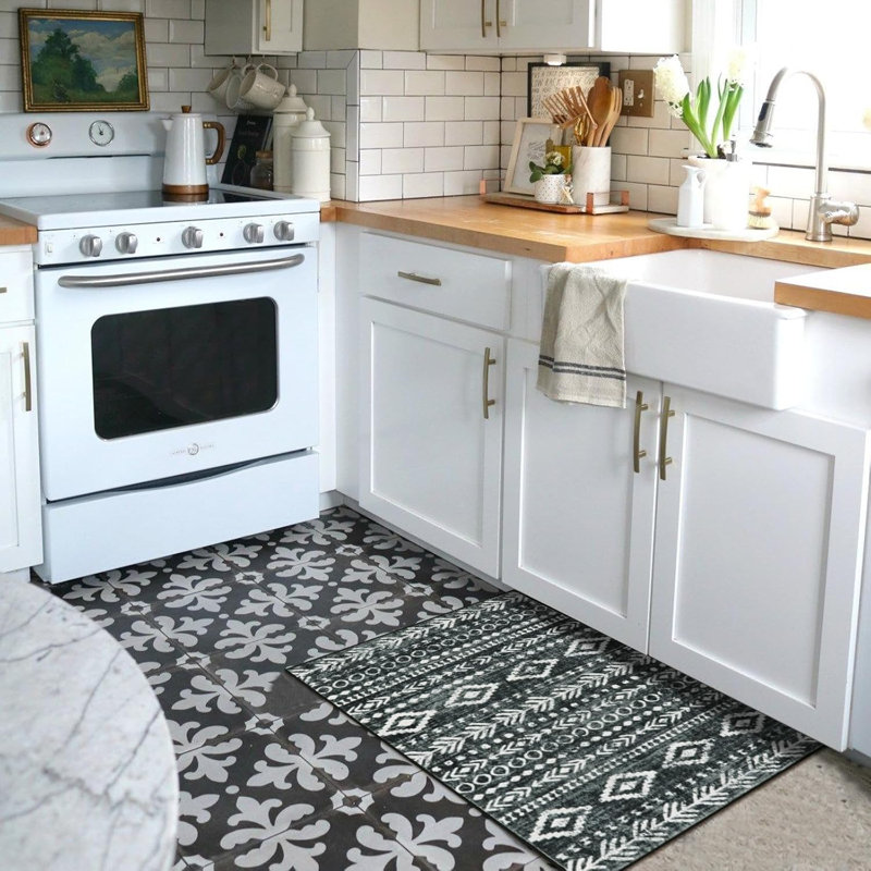 Watte Washable Modern Rustic Farmhouse Moroccan Tribal Area Rug, Rectangle 2' x 3'