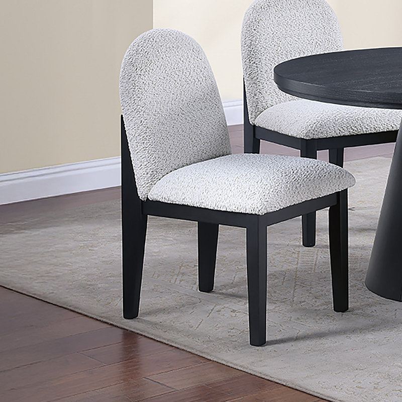 Chaise d'appoint ergonomique en tissu blanc