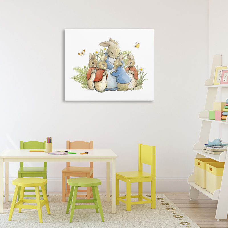 «Hugging Mother Rabbit Canvas», conception par Arlington Prints, H 24 po x l 30 po