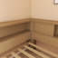 Lit de jour double en bois avec tablettes de rangement et lit gigogne