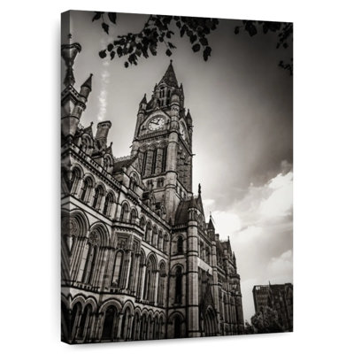 Lilie Manchester Town Hall Building