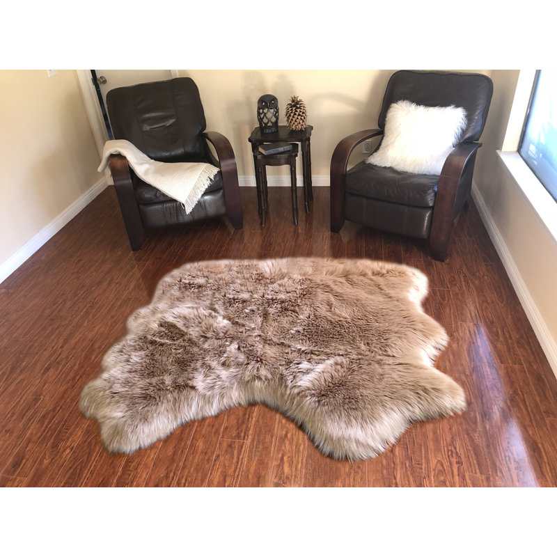 Wheless Performance Sheepskin Indoor Rug, Novelty 2' x 5'7"