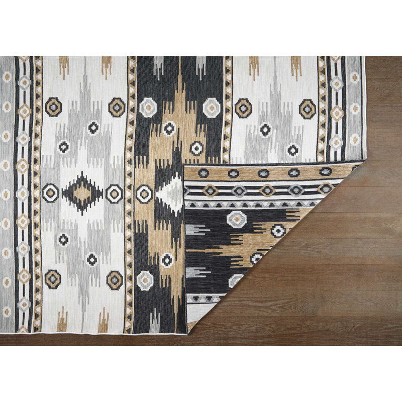 Rectangle Bennjamin Indoor/Outdoor Area Rug, Rectangle 7'10" x 9'10"