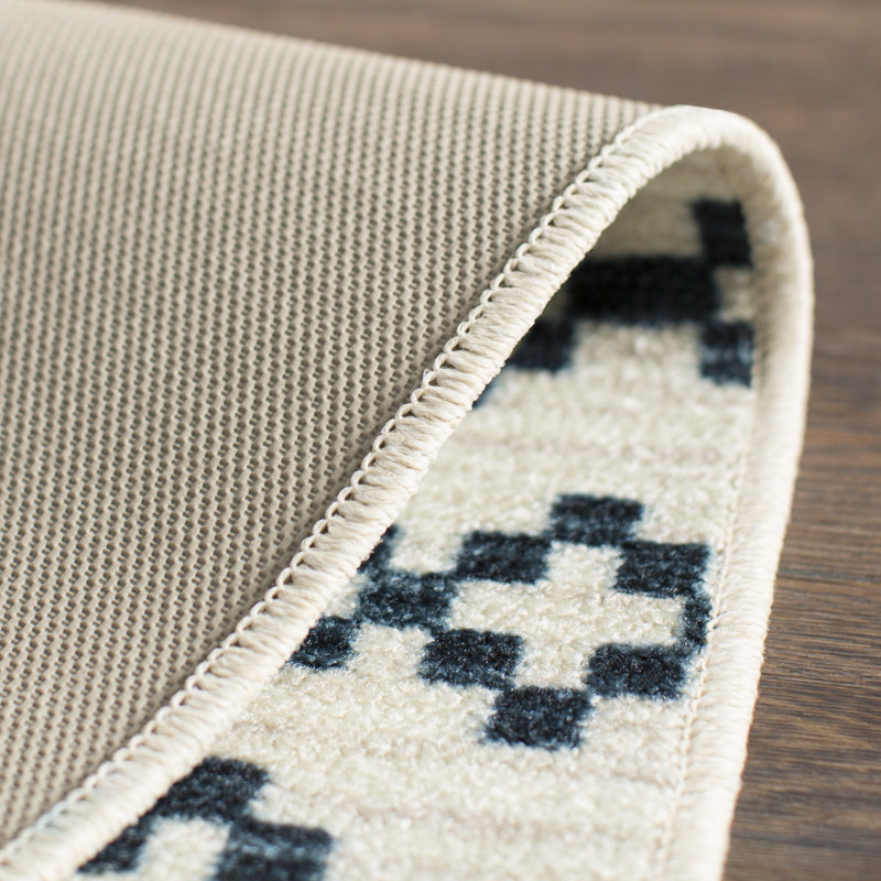 Mohawk Home Beloit Aztec Tufted Nylon Cream/Navy Area Rug, Rectangle 5' x 8'