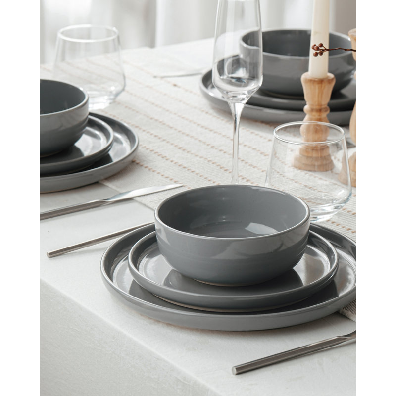 Famiware 18 Piece Stoneware Dinnerware Set - Service for 6, Dark Gray