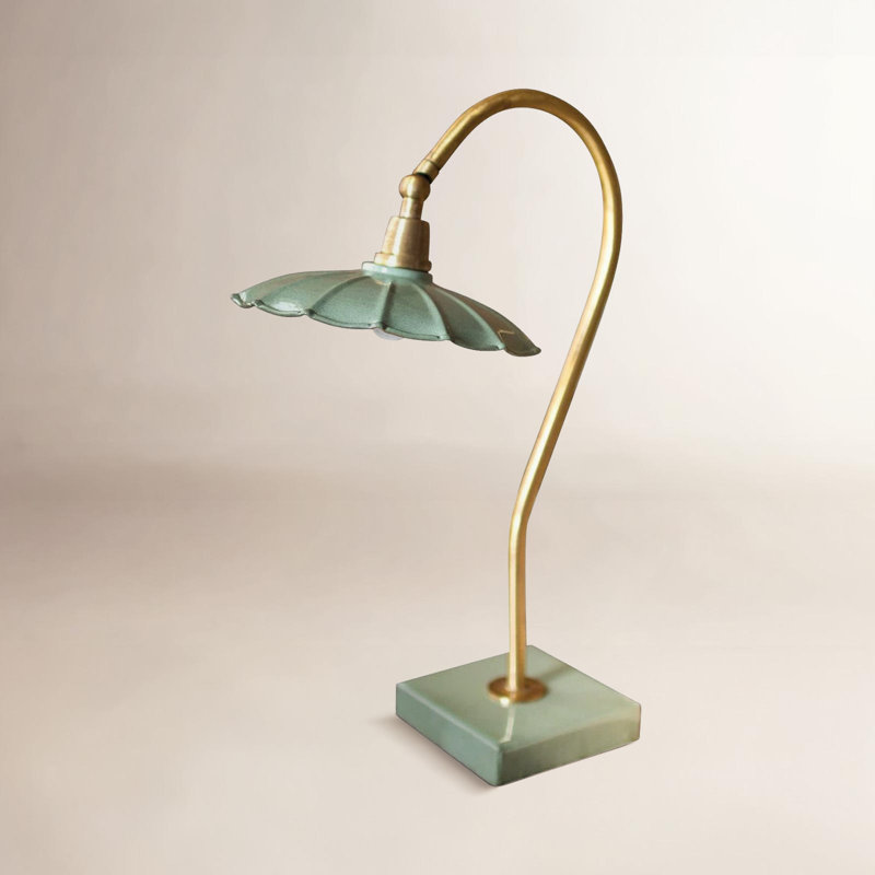 Omera Metal Lamp
