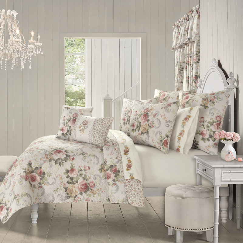 Chablis Quilt Set, King Quilt + 2 King Shams