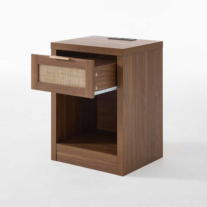 Table de chevet 1 tiroir en bois manufacturé avec prises intégrées Arianna, Noyer spécial