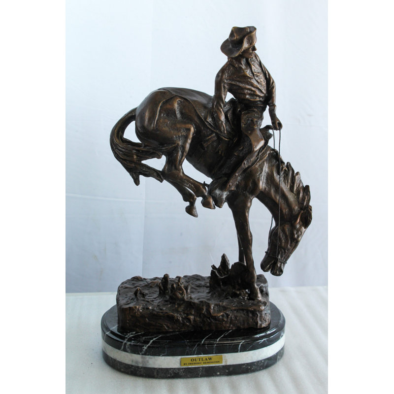 Sculpture Nifao en bronze hors-la-loi d'inspiration Remington - sculpture de cowboy de l'Ouest avec base en marbre, taille: L 15 po x l 8 po x H 25 po