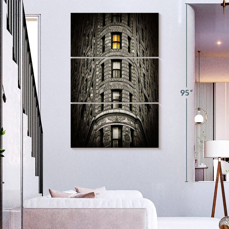 Lilie The Flatiron Building In NYC, 32" H x 20" W
