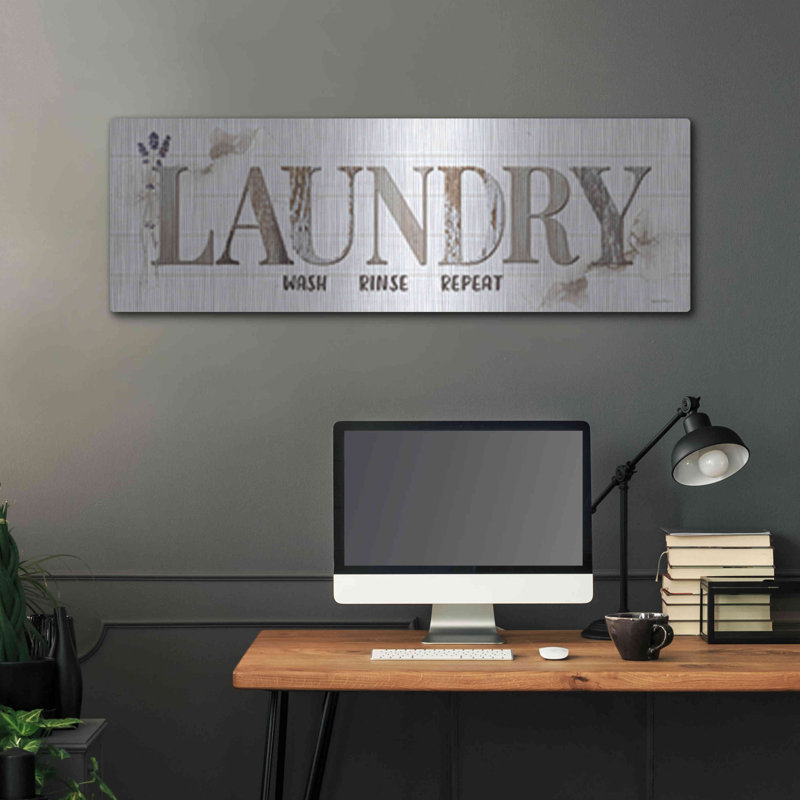 «Laundry» par Susie Boyer, art mural en métal, H 16 po x l 48 po