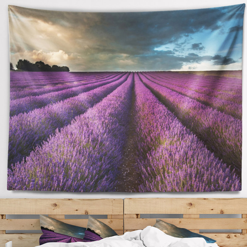 Tapisserie champ floral et ciel dramatique, H 32 po x l 39 po