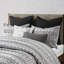 Housse de couette pour lit très grand / très grand en coton avec détails accrocheurs multicolores