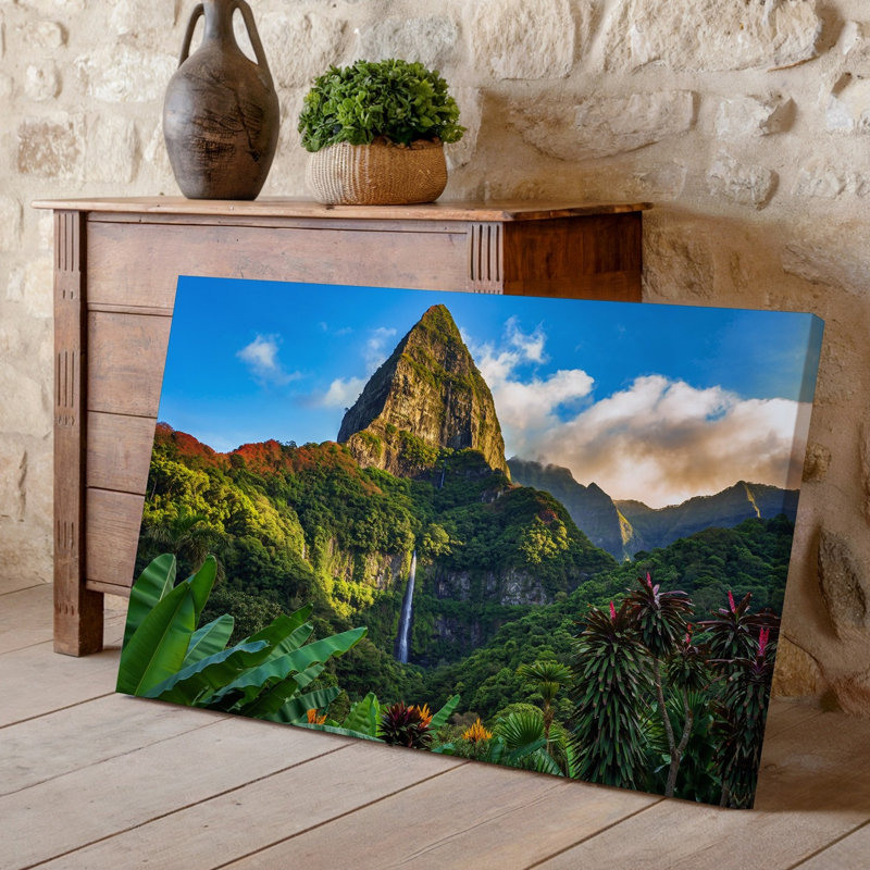 Toile, "Un paysage tropical luxuriant et vibrant", art mural orné d'une verdure dense et d'une cascade, H 9 po x l 12 po