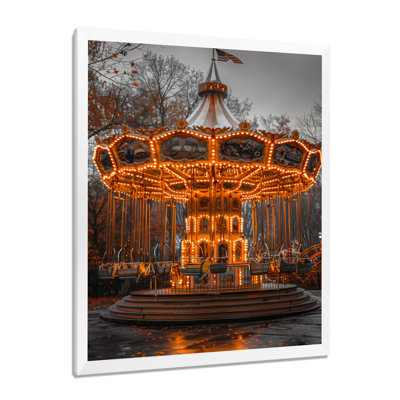 Parc d'attractions jaune et gris