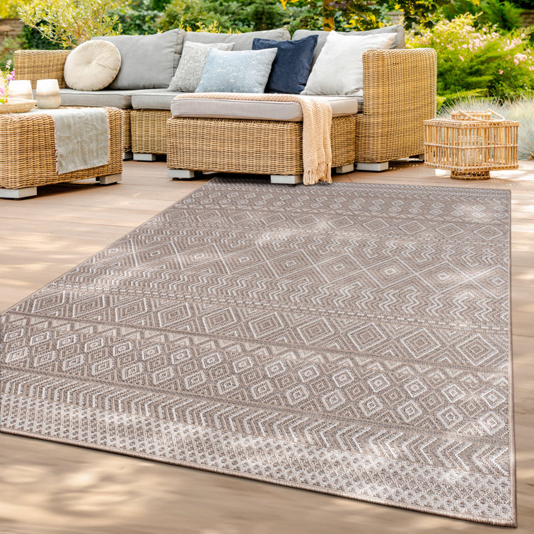 Ayaah Geometric Indoor / Outdoor Rug