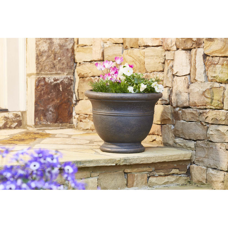 Jardinière 19 "Jean Pierre, Brownstone, H 15 po x l 18,98 po x P 18,98 po, Brownstone