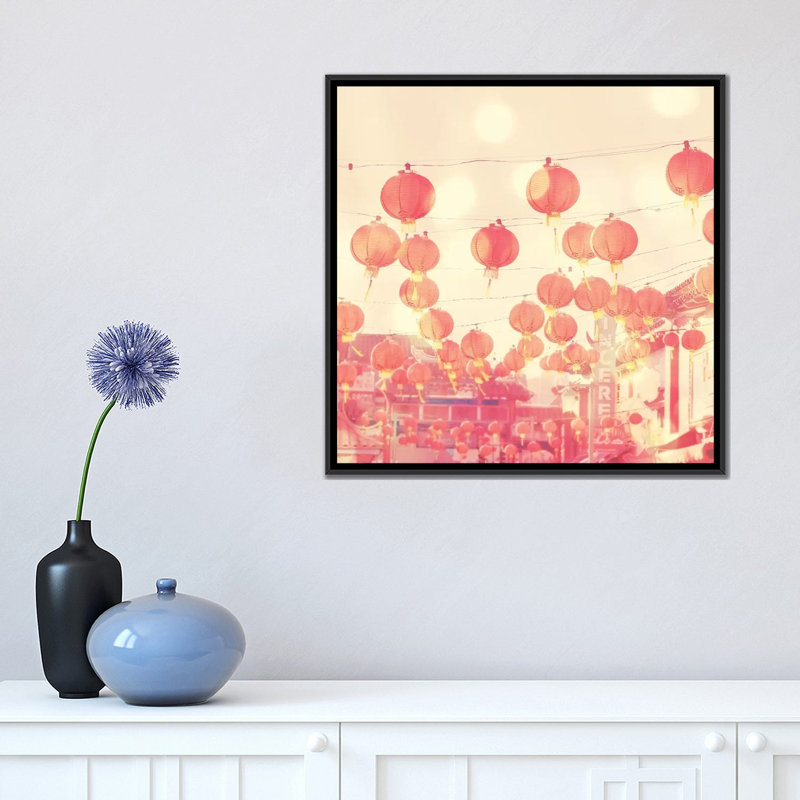 « chinatown », impression sur toile, H 18 po x l 18 po x P 1,5 po, Toile encadrée noire, Pas de tapis