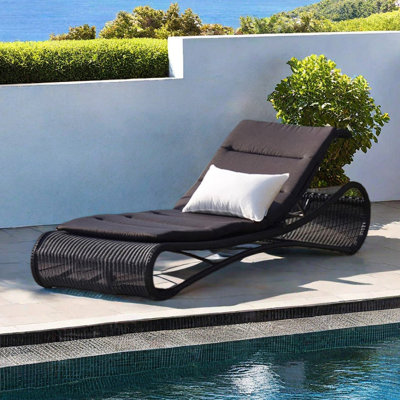 Outdoor balcony leisure recliner