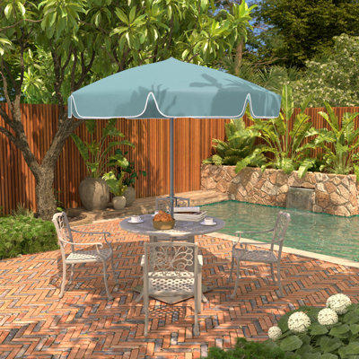 Parasol de patio 7,5 'argent avec nervures en fibre de verre et bouton-poussoir inclinable en Cabana Regatta Sunbrella