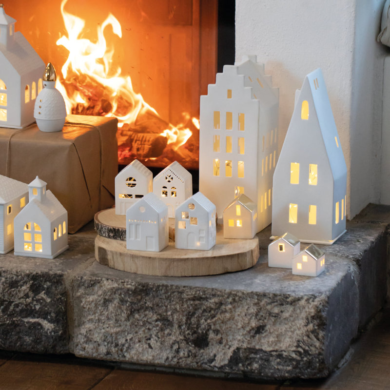Porcelain Village House - Toit à pignon, H 12,4 po x l 4,5 po x P 6,1 po