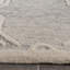 Tapis géométrique en laine touffeté à la main-676867964