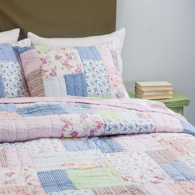 Lattice Quilt, King Quilt + 2 Pillow Shams