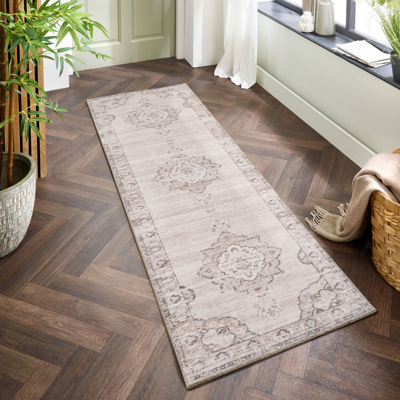 Majestic Area Rug, Runner 2'7" x 9'10"