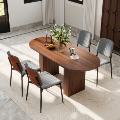 Ensemble de table de salle à manger 62,9 "ovale pour 4 à 6 personnes, table de cuisine en bois aggloméré avec chaises en similicuir, ensemble de salle à manger Mid-Century moderne en bois de noyer courbé, mobilier de salle à manger facile à nettoyer