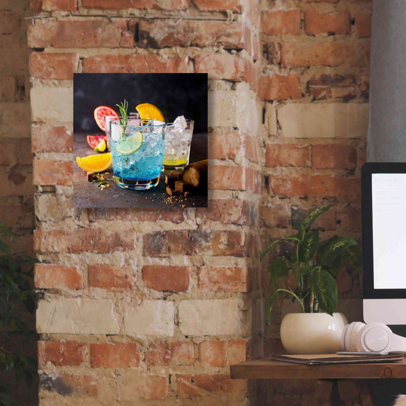 "Red Hawkian Lagoon" par Epic Portfolio, art mural sur toile, H 12 po x l 12 po x P 0,75 po