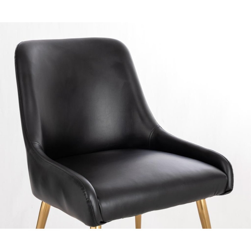 Chaise en cuir, Noir