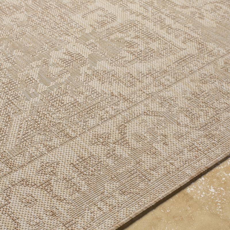 Arsenio Traditional Indoor/Outdoor Jute-Look Rug