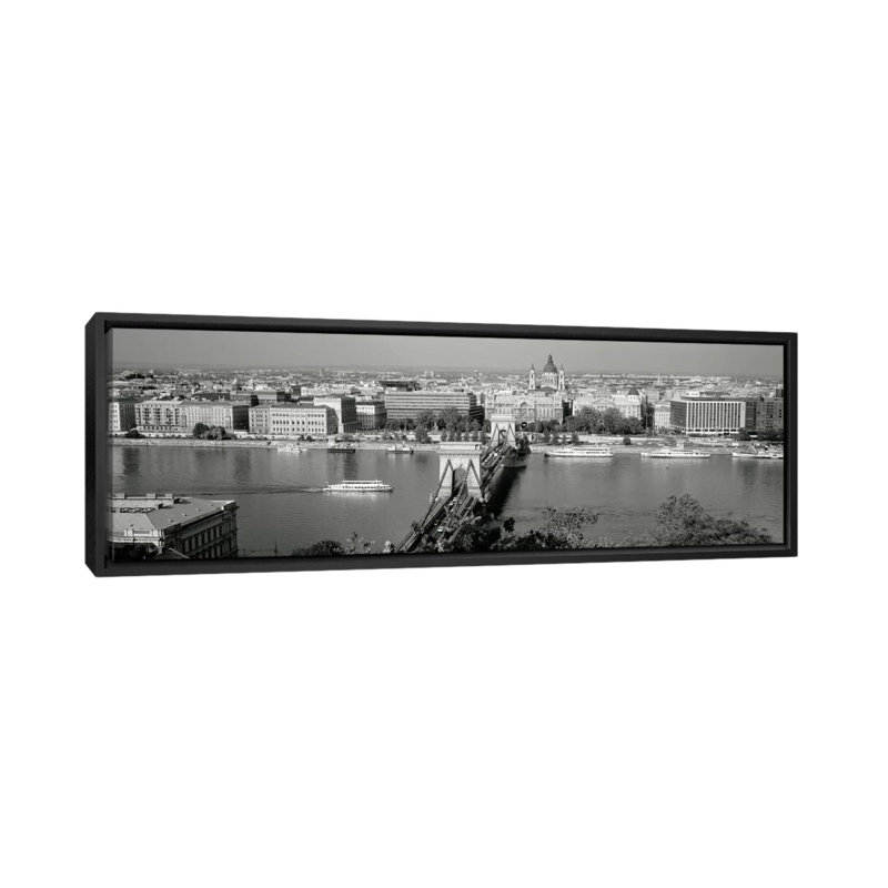 Reproduction de photo sur toile, «Chain Bridge over the Danube River, Budapest, Hongrie», H 24 po x l 72 po x P 1,5 po