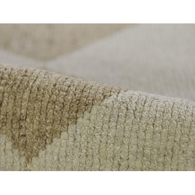Winnie Wool Checkered Area Rug in Beige/Tan