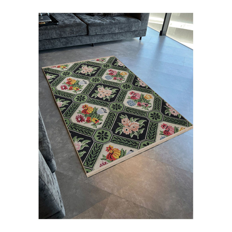 Tapis décoratif vert à motif floral frangé, Sous-tapis rectangulaire 5 pi 1 po x 7 pi 7 po inc