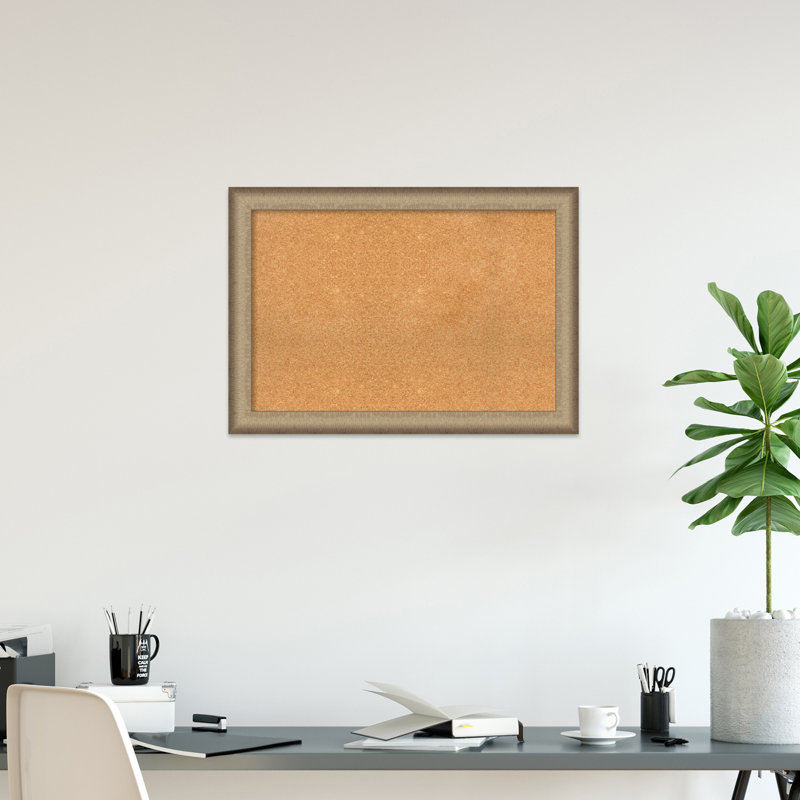 Petit babillard encadré en liège élégant, H 29 po x l 41 po x P 1 po, Bronze