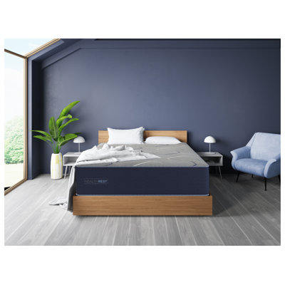 Matelas grand pour la santé en bleu marine avec technologie de refroidissement double et mousse viscoélastique imprégnée de gel HealthRest par Restonic