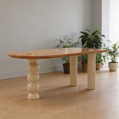 Table de salle à manger en bois crème