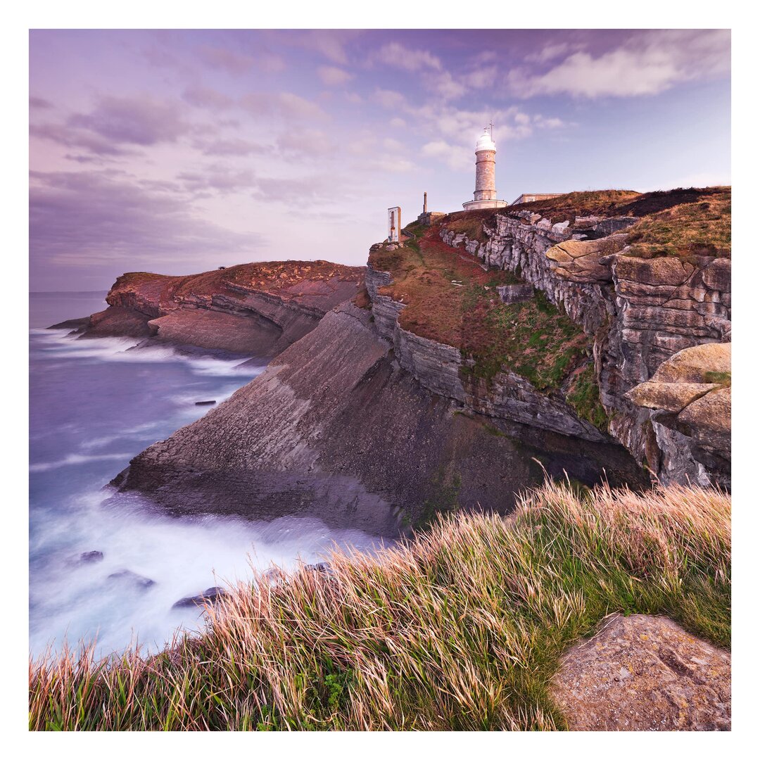 Strukturierte Fototapete Cliffs and Lighthouse 3,36 m x 336 cm