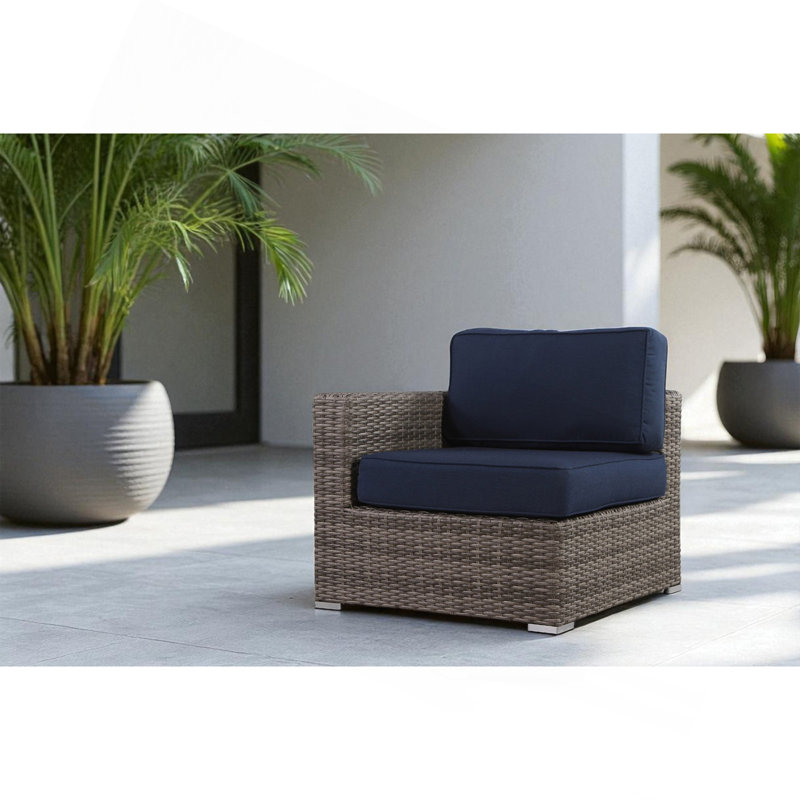 Wicker R L Sectional