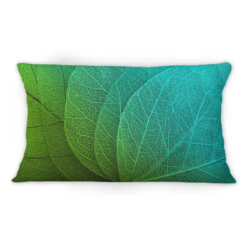 Macro Zoom of Green Leaves - Coussin décoratif à imprimé traditionnel