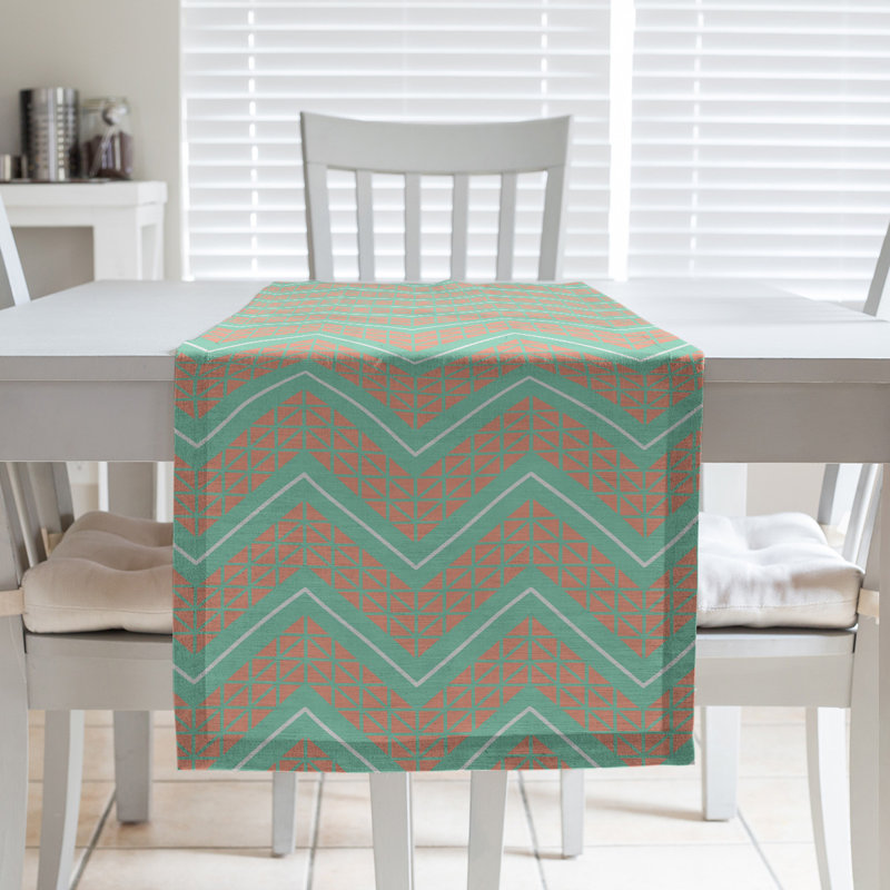 Chemin de table à chevrons à la main classic Stephenie, 16 po x 72 po, Vert / Orange