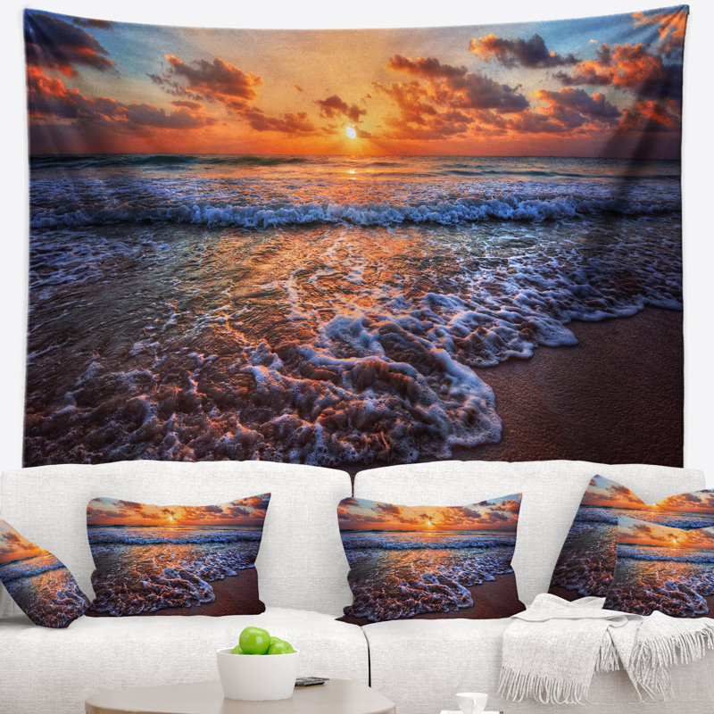 Tapisserie au bord de la mer, H 78 po x l 92 po