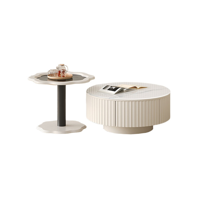 Ensemble de tables basses de style moderne et minimaliste