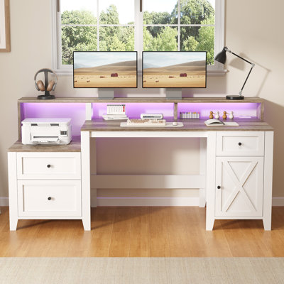 Bureau d'ordinateur 65 po Farmhouse avec lumières DEL, bureau personnel avec prises de courant, armoire de rangement et tablette pour imprimante, bureaux d'écriture avec support pour écran long, brun et blanc