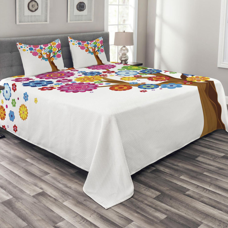 Traditional Polyester Floral Coverlet, King Coverlet + 2 Shams